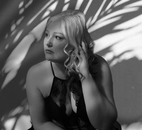 Madame Marie Queen of 3 model top pictures