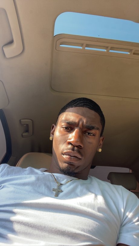 MR 11 inches of horse dick star nude pictures