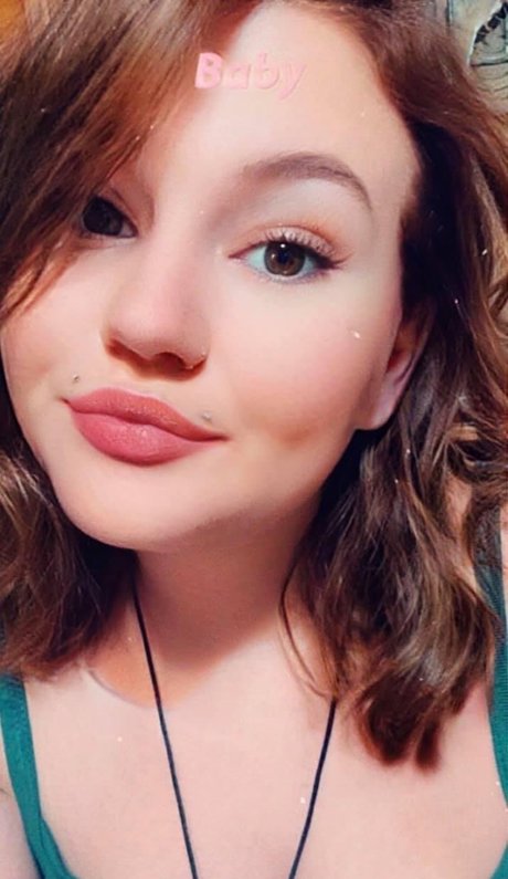 Aussie Carter pretty pornstar photo