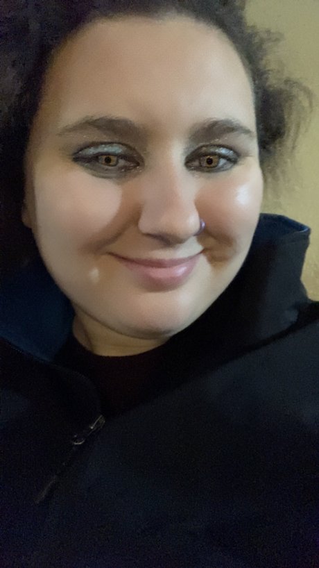 Haley Roberts model best photo