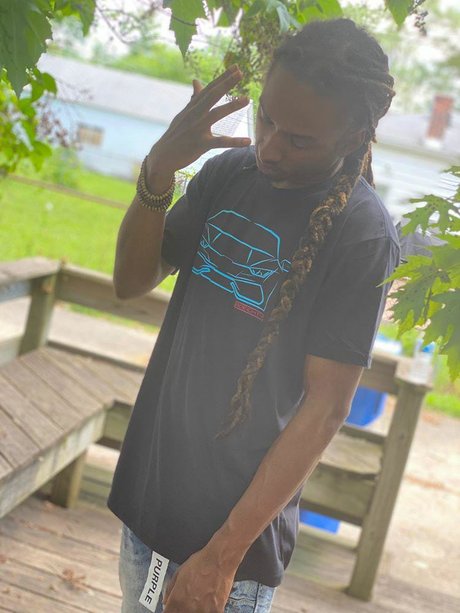 Fred Daniel model top picture