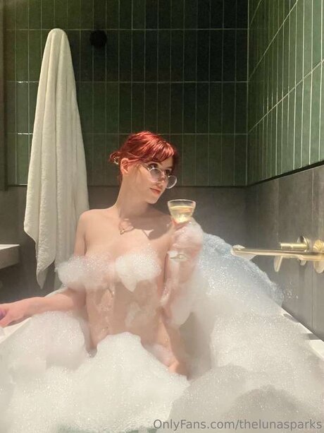 Luna Sparks New Subs FREE rating erotic star image