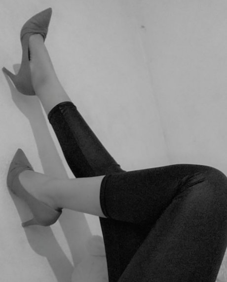 FeetGirl pretty model images