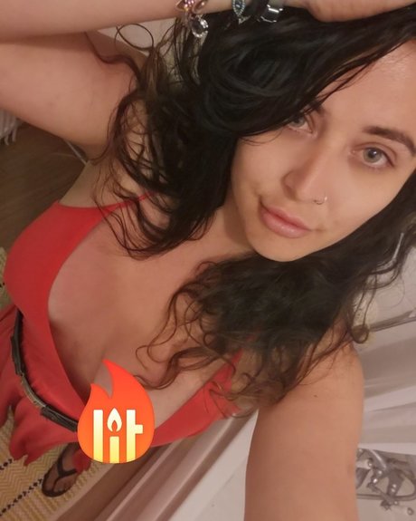 BustyMuscleBabe top actress images