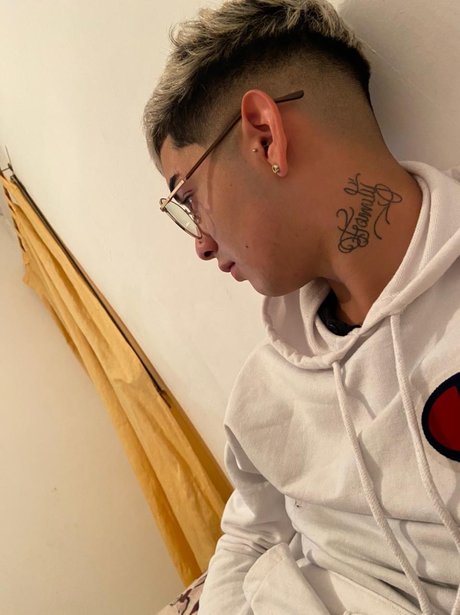 Tahiel_ pornstar top pic