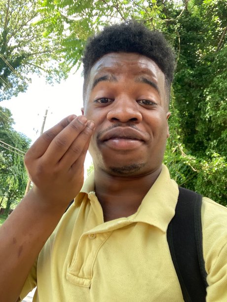 Aqua Mond adult model img