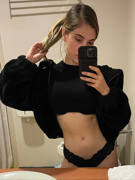 Soylawerita model hot images