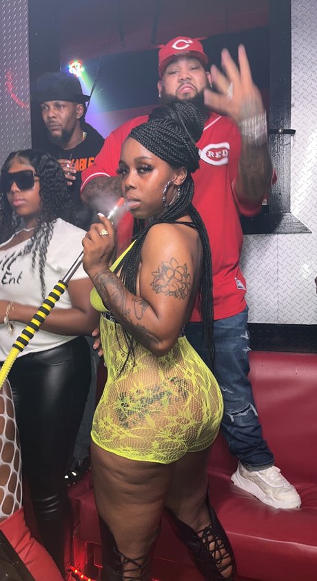 J U D Y_ model beautiful picture