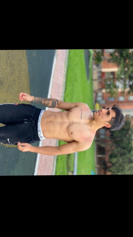 Santiago Quevedo model pretty img