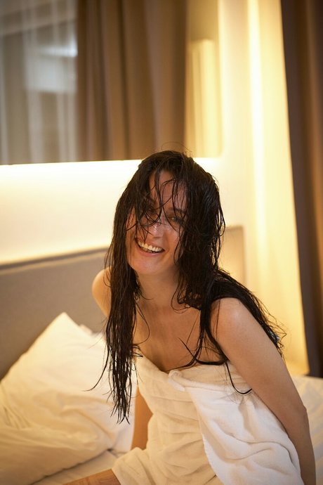 Ginna Nimfa Mannay pornstar top picture