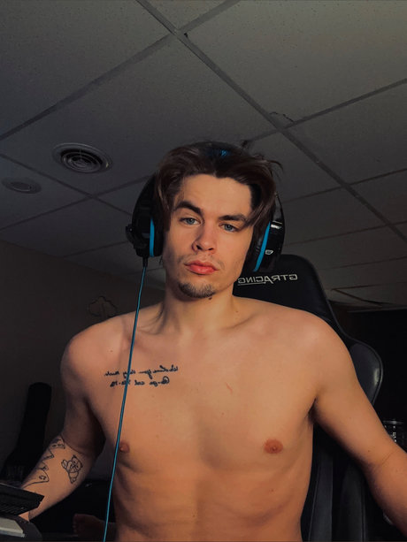 Dirty Tristan star adult img