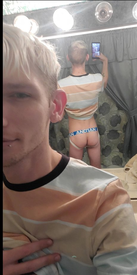 Nicolas Ryan sexy model gallery