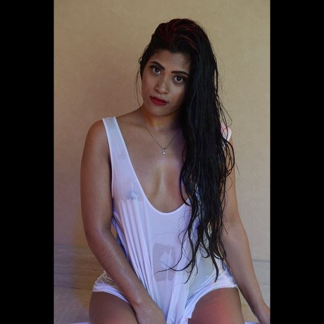 KeshaniAlizahh nice pornstar pictures