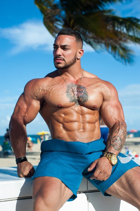 Tristen Esco star sexy pics