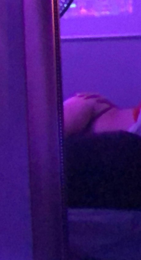 sese nude model image