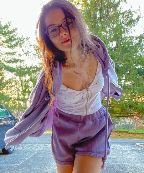 Julia Antonelli adult model image