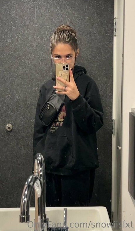 snowiislxt art actress galleries