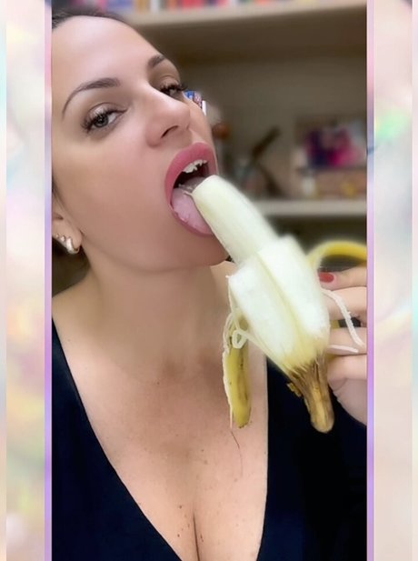 Roberta Bastos beautiful actress gallery