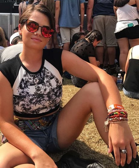 Hallie Clark model high quality pic