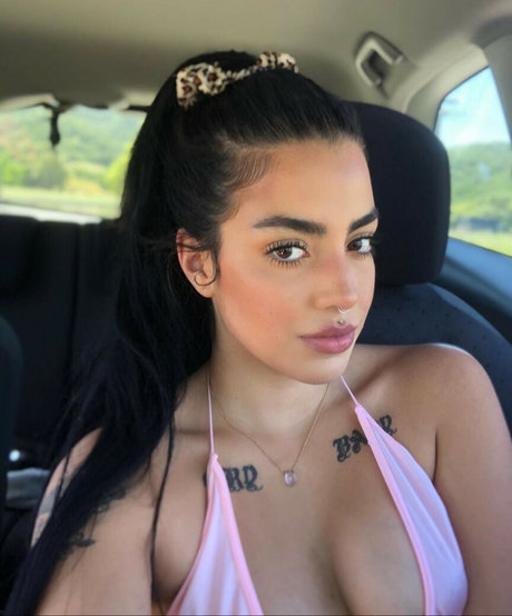 Selenaxoxoxo Marian pornstar pictures