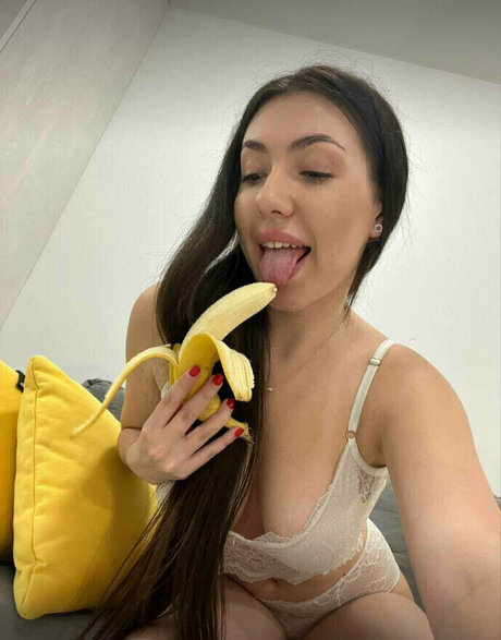 irinavolfree xxx actress photo