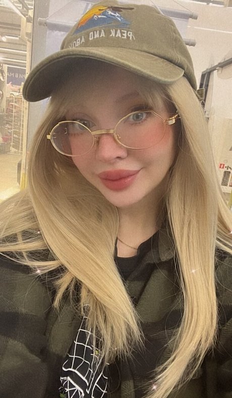 Linameowmeow xxx pornstar pic