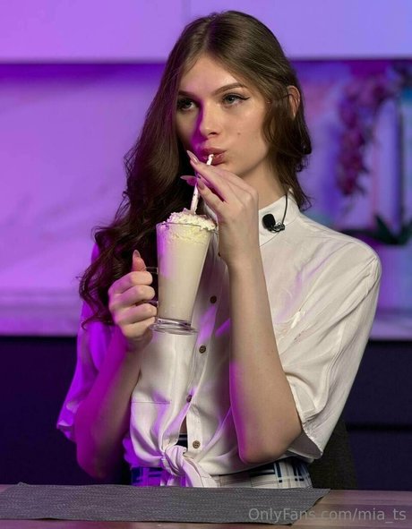 mia ts pornstar beautiful photo