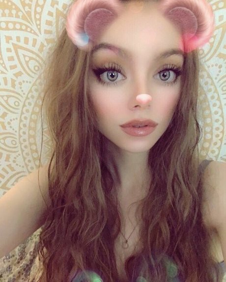 Rose Castella sexy star image