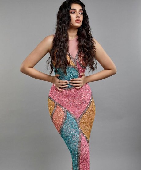 Krithi Shetty star sex pictures