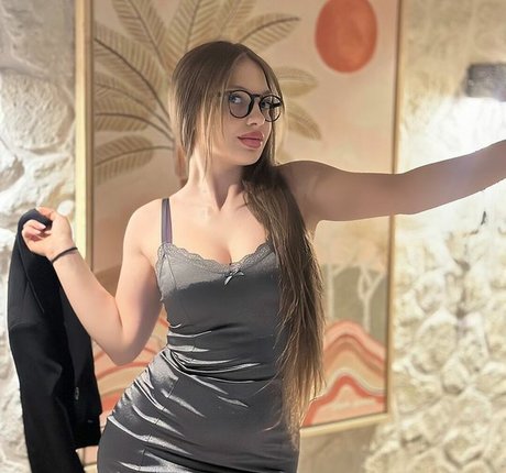 esrarabiaunal hot model archive