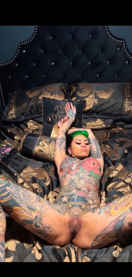 Infamousjoannah model top photo