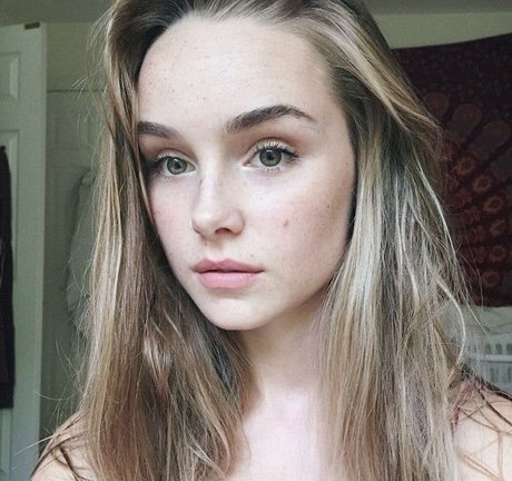 Alice Kristiansen model top image