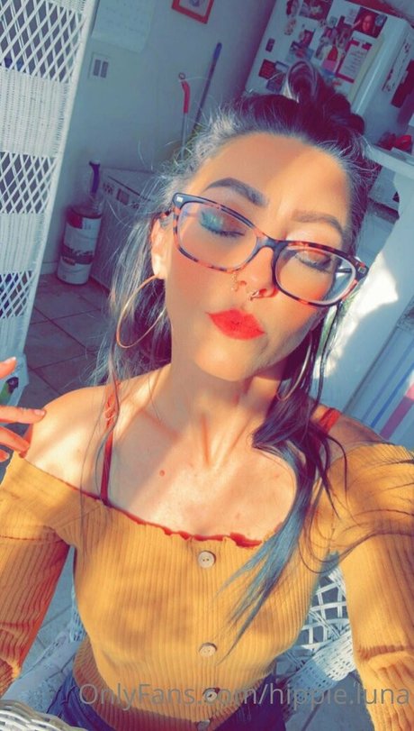 hippie luna model hot image