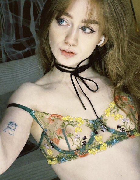 lizzy blaze xxx actress pictures