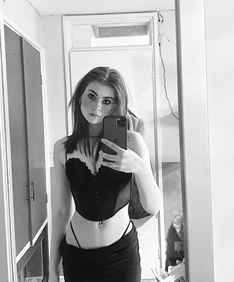 skyepastapins art pornstar picture