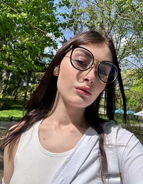 rubyyydi1 naked model picture