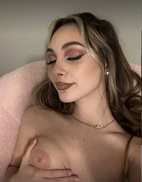 emmacaulfield18 nice pornstar images