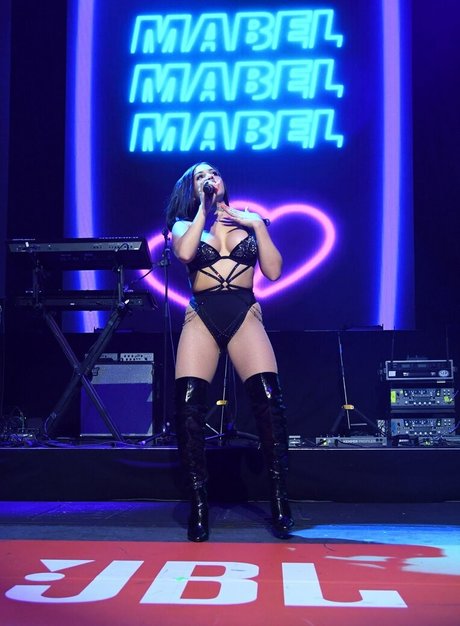 Mabel McVey star xxx photos