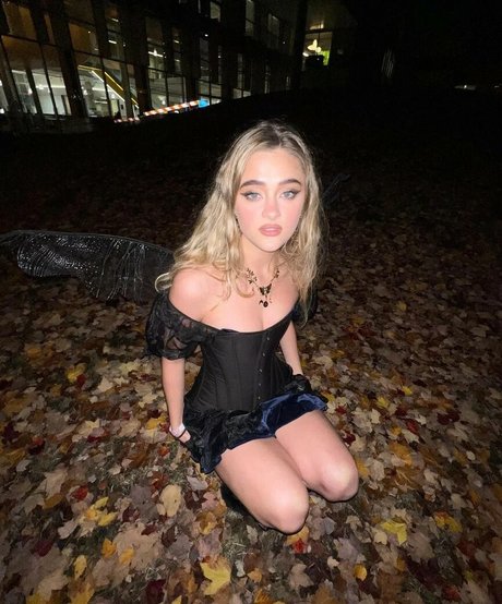 Lizzy Greene pornstar xxx img