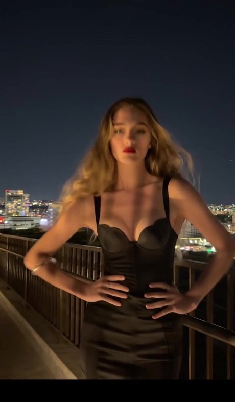 Lizzy Greene sexy pornstar photo