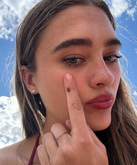 Lizzy Greene naked actress pictures