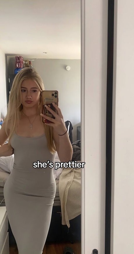 a mae 04 pornstar naked photos