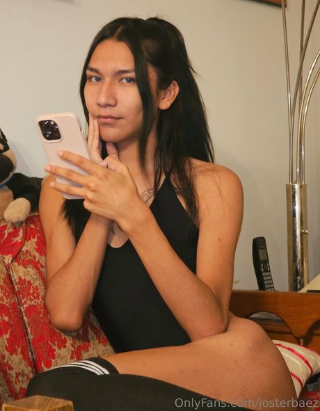 josterbaez star sexy pic