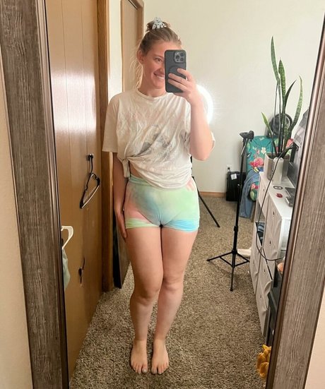 Adorablelilli Profile pic