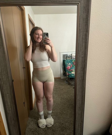 Adorablelilli nudes actress pic