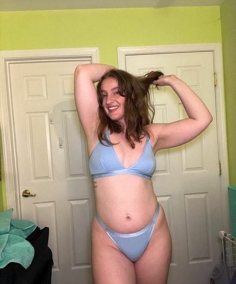 Adorablelilli perfect model photo