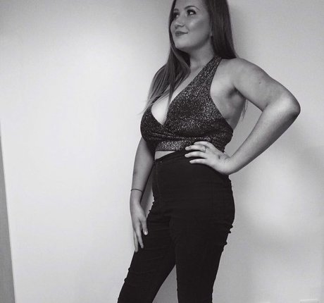 Amy Heslop nude star picture