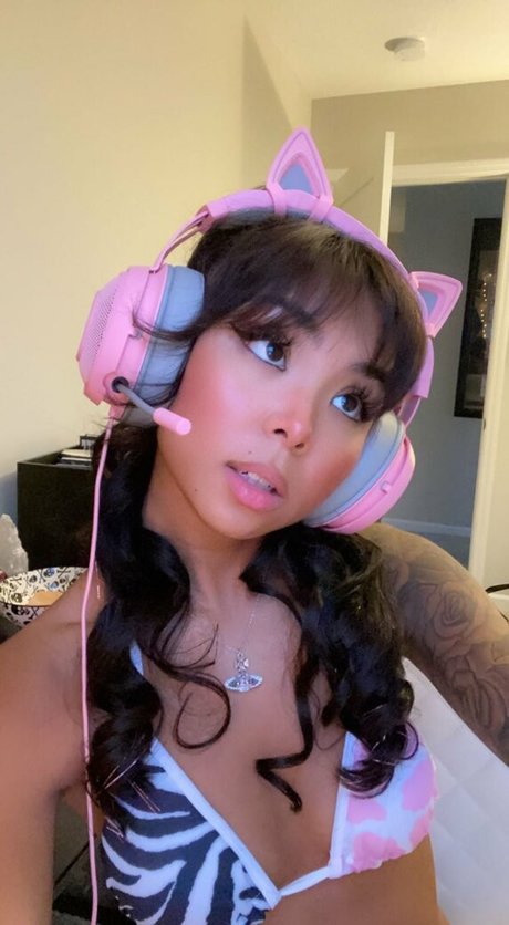 soliitxa naked star img