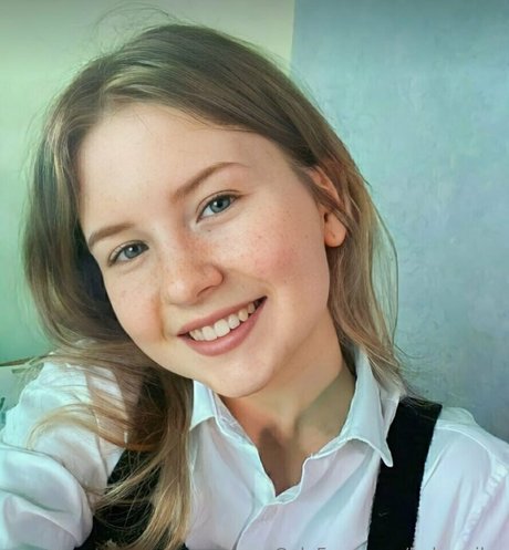 baby nika hot star gallery