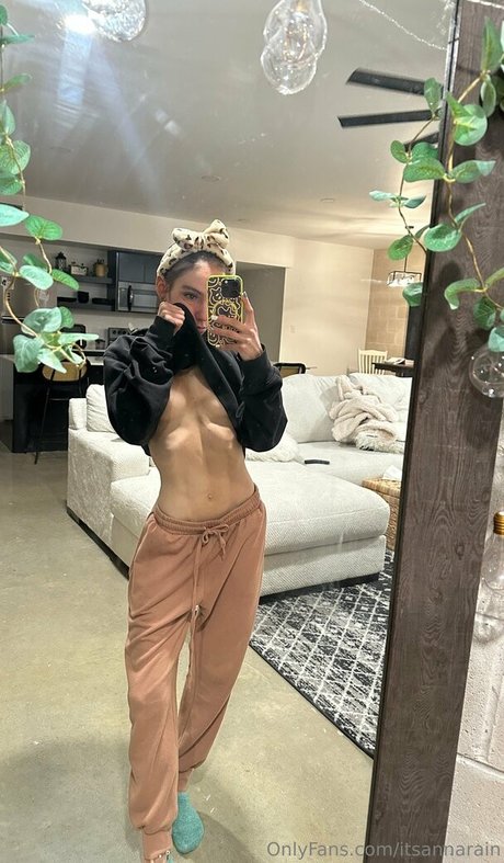 itsannarain pretty model gallery